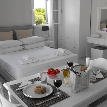 Milos Bay Suites Adamantas  Exterior photo