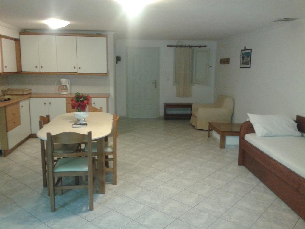 Milos Bay Suites Adamantas  Exterior photo