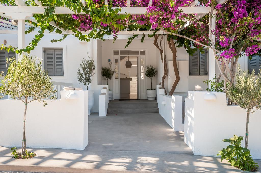 Milos Bay Suites Adamantas  Exterior photo
